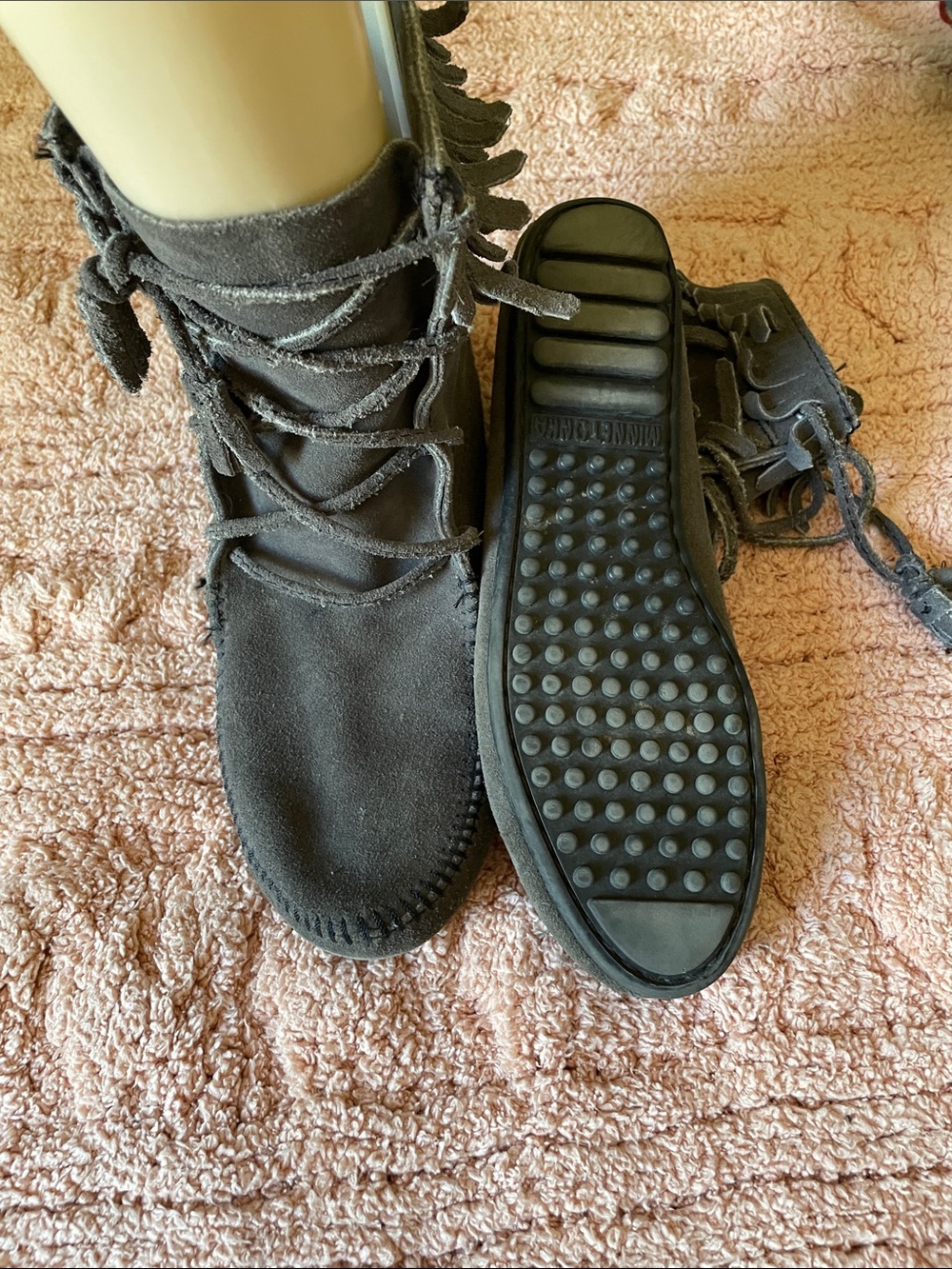 Minnetonka Black Suede Lace-Up Moccasins